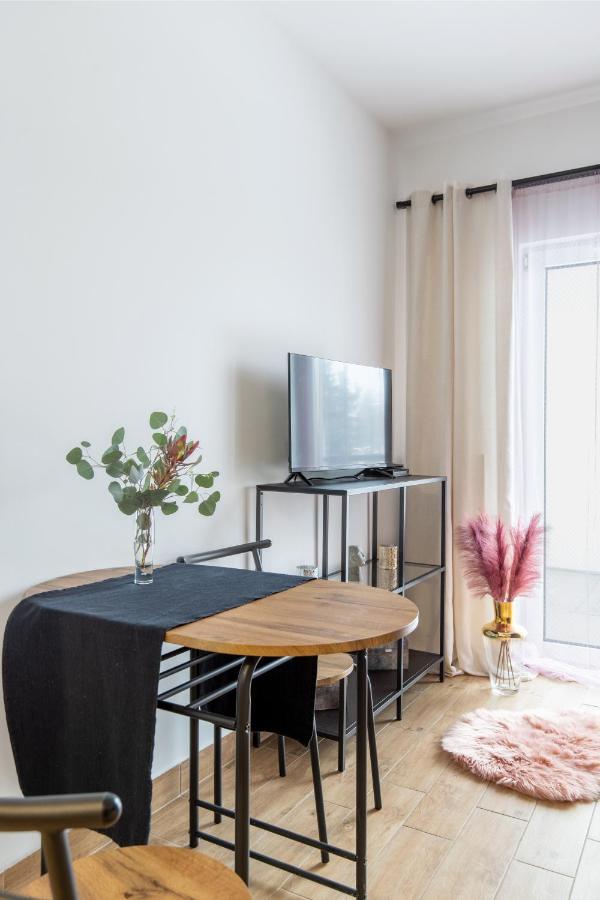 Wyjatkowy Apartament Z Prysznicem Posrodku Na Wyjatkowe Wieczory - Dostep Na Kod, Parking 罗兹 外观 照片