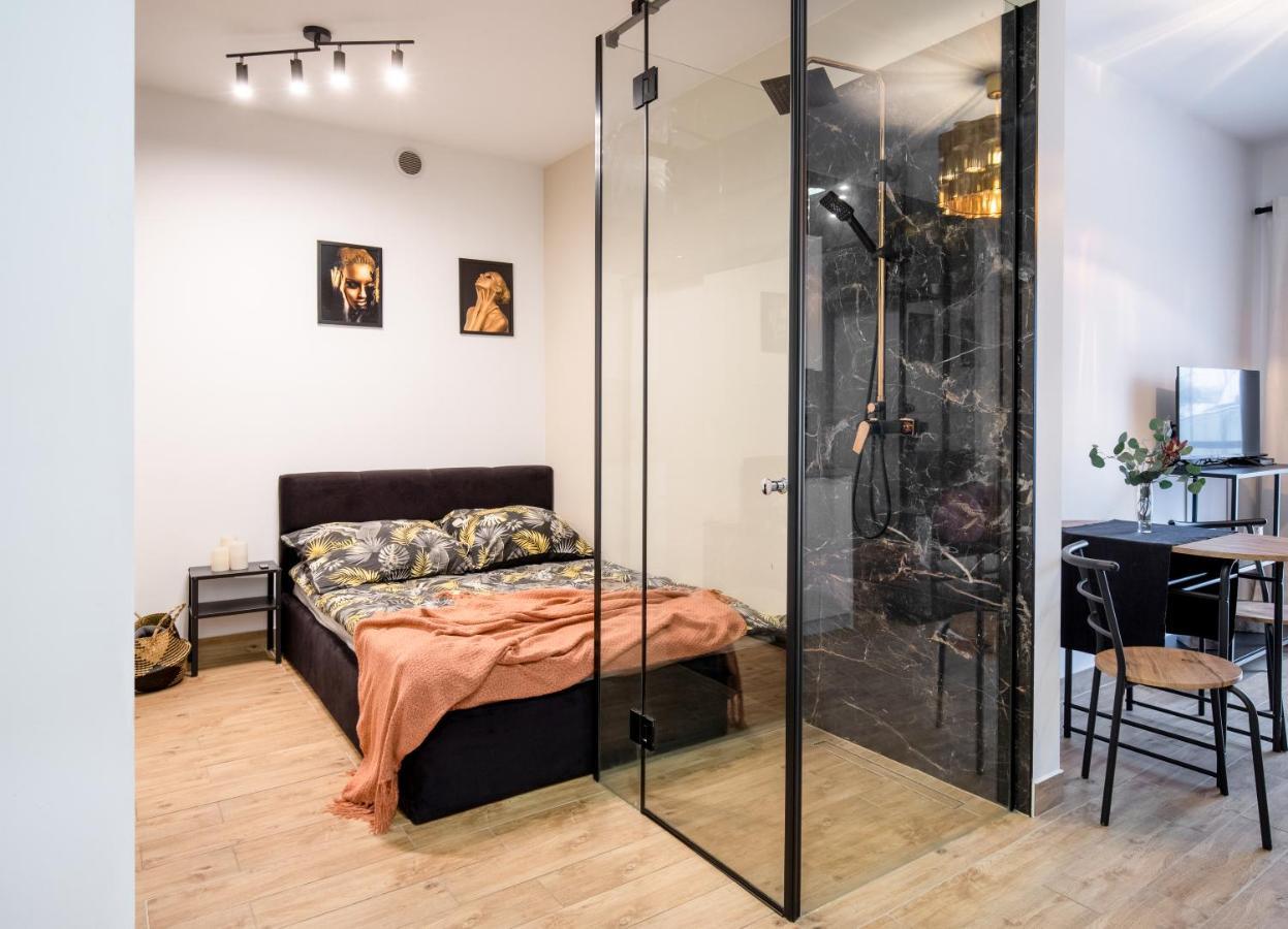Wyjatkowy Apartament Z Prysznicem Posrodku Na Wyjatkowe Wieczory - Dostep Na Kod, Parking 罗兹 外观 照片